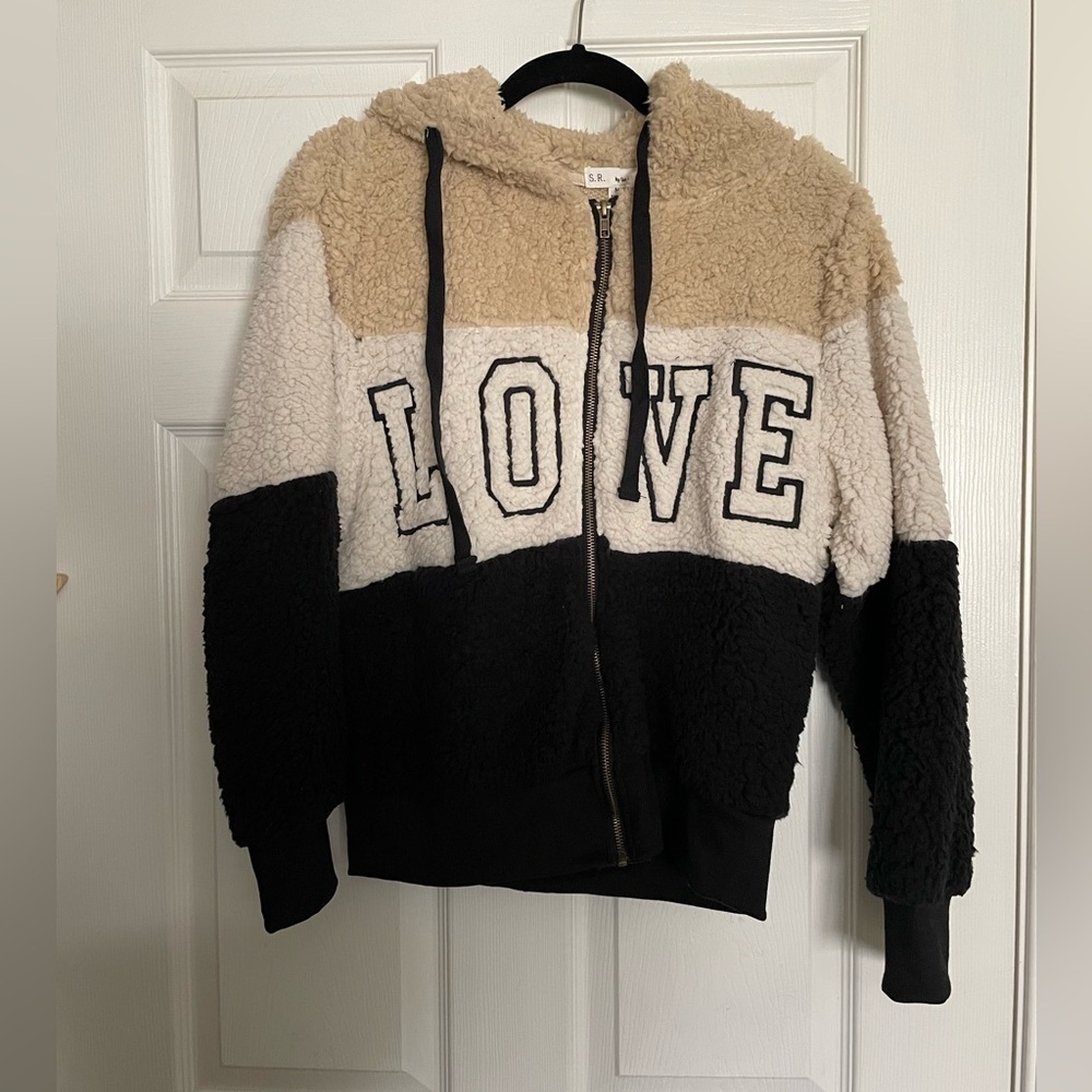 NWOT Women’s LOVE Color block Sweet Rain Cream and Black Sherpa Jacket Teddy